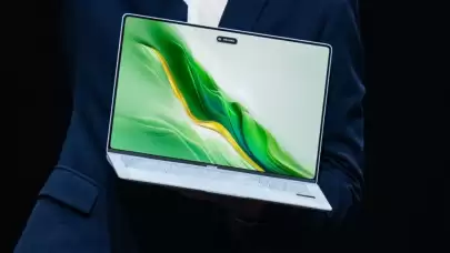 Honor MagicBook Art 14'ü Avrupa'da Piyasaya Sürüyor: Yapay Zeka ve İşlemci Detayı Parmak Isırtacak!