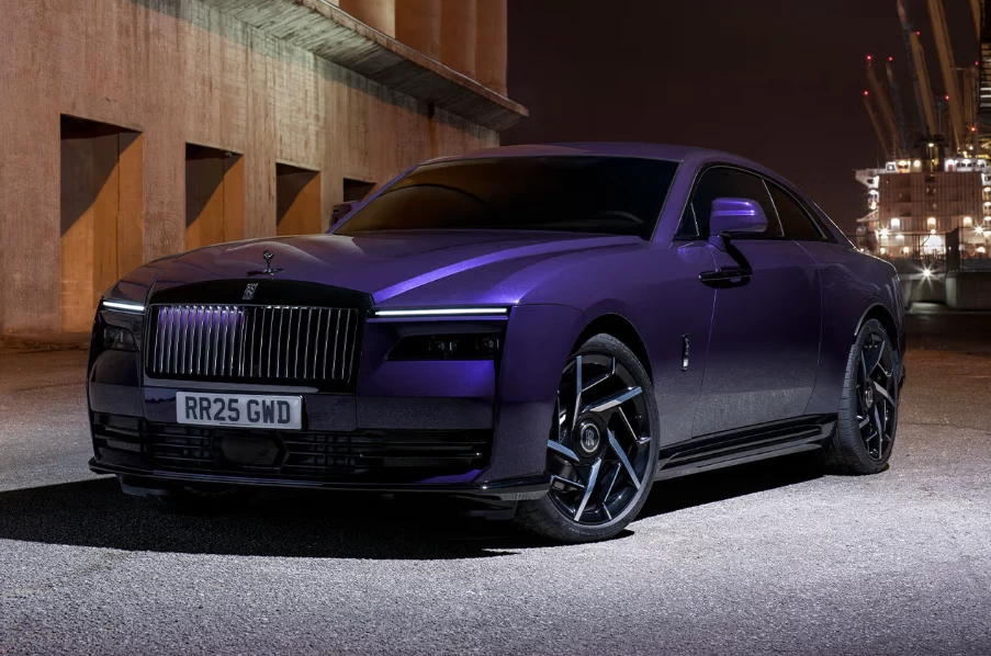 Rolls-Royce Şimdiye Kadarki En Güçlü Aracını Tanıttı: Black Badge Spectre